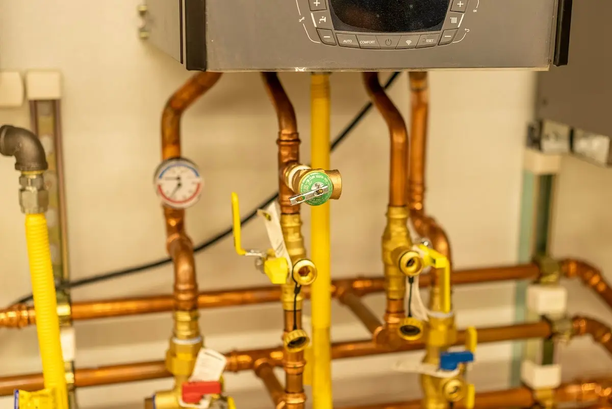 Licensed technician providing Sewer Cleanout for a homeowner in Shreveport